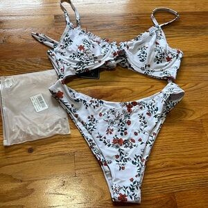 Brand new with tag womens bikini set, size M